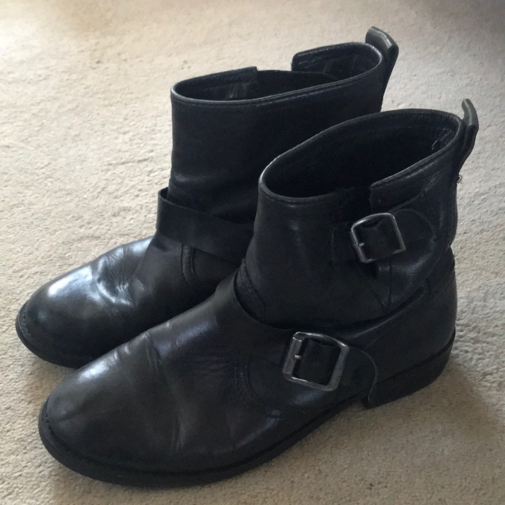 Dolce Vita Booties!